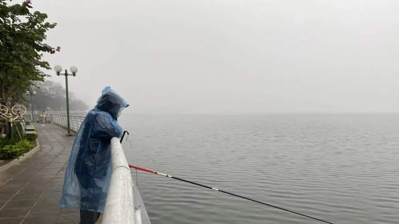 طقس حار في الجنوب مع توقعات بأمطار غزيرة وسط فيتنام اليوم